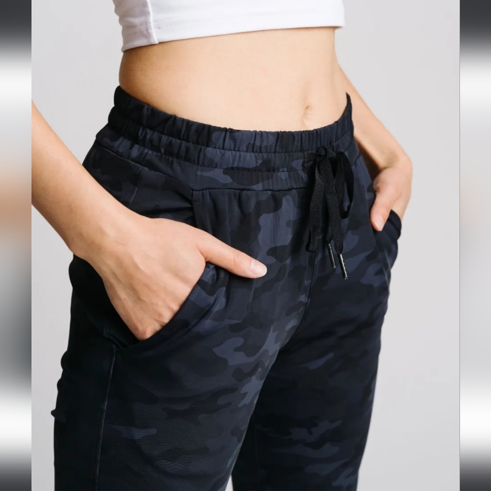 ZYIA slate camo strong jogger size medium